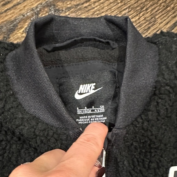 Nike Black Sherpa Jacket - Picture 3 of 4